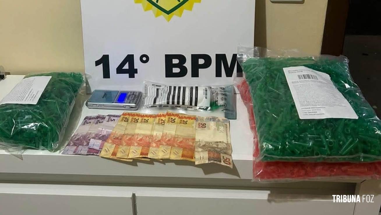 PM prende homem e apreende cocaína e materiais relacionados ao tráfico de drogas no Bairro Porto Meira em Foz do Iguaçu