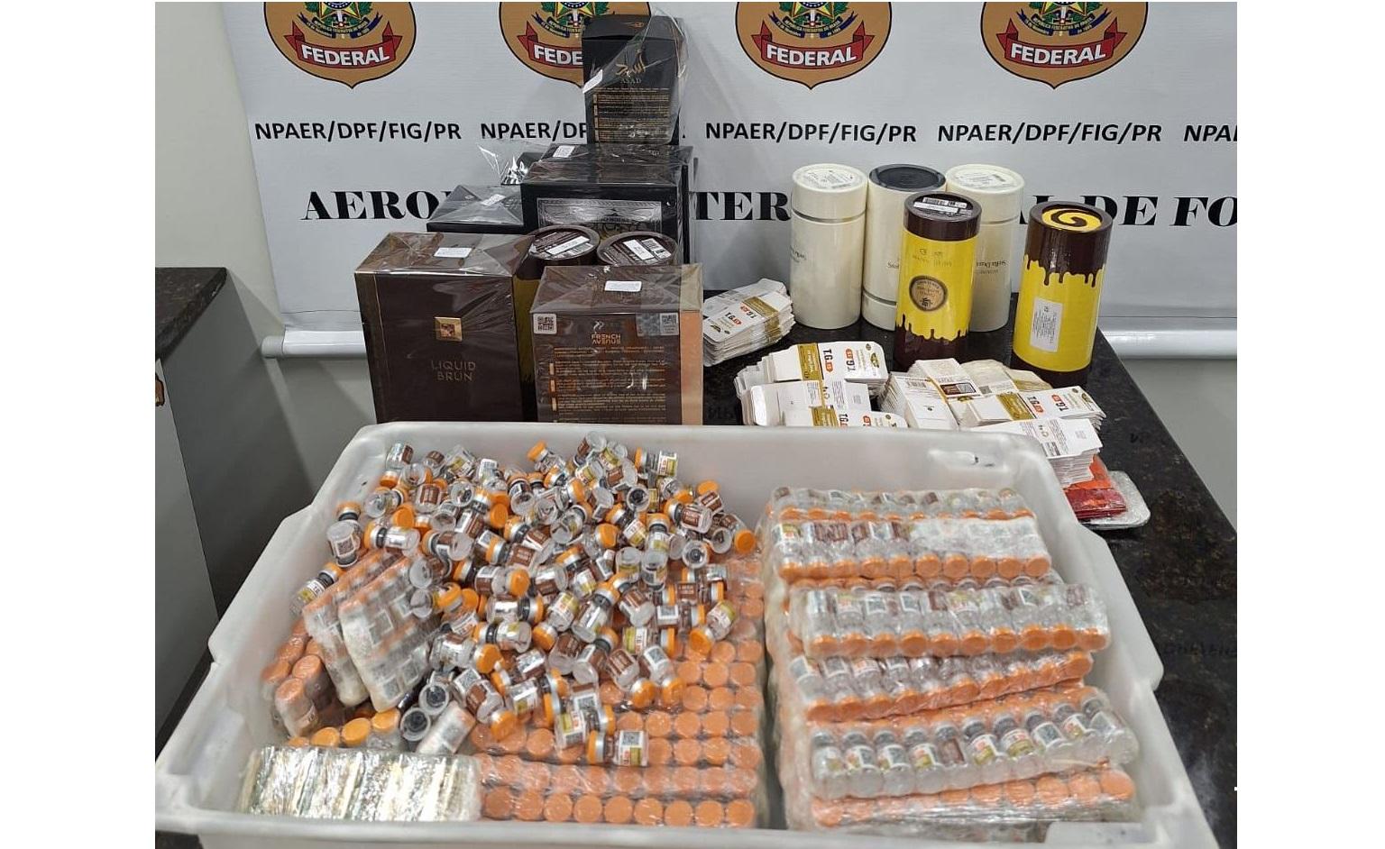 Policia Federal apreende 740 ampolas de medicamentos e perfumes importados no Aeroporto de Foz do Iguaçu