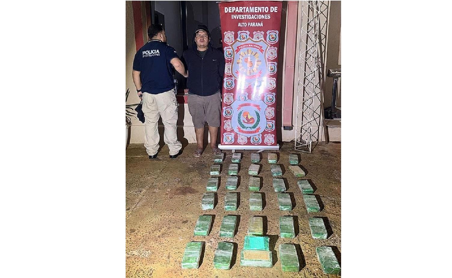Policia Nacional do Paraguai prende caminhoneiro com 31,9 Kg de crack na cabine de um caminhão em Ciudad Del Este