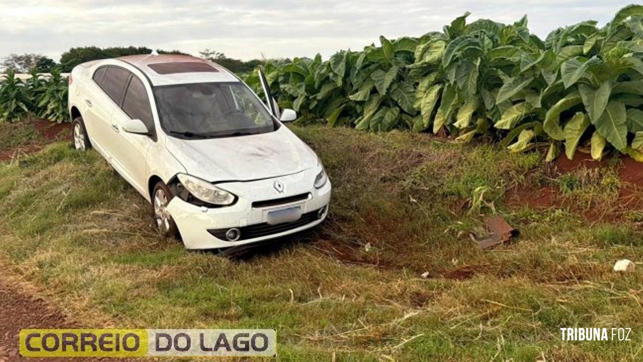 Renault Fluence sai da pista na PR-488 em Santa Helena