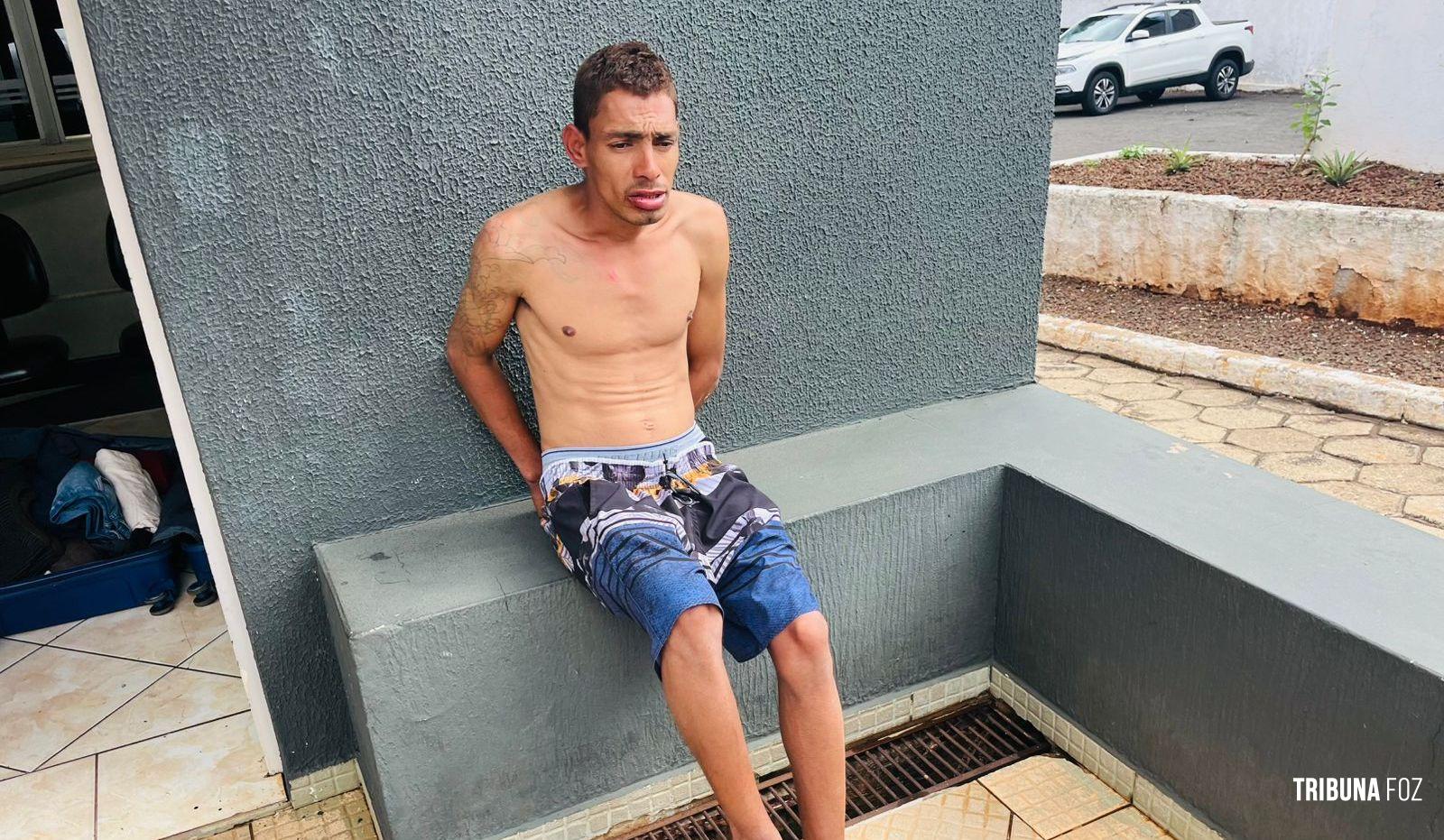 Viatura da Polícia Civil é alvo de pedradas e homem acaba preso na "favela do Bolo" em Foz do Iguaçu