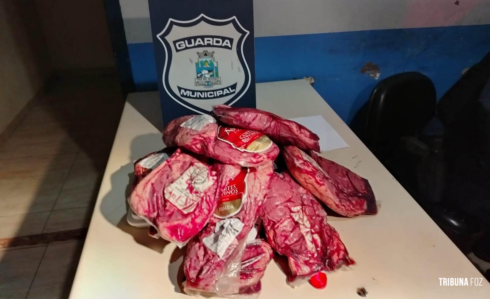 Funcionários são detidos após serem flagrados com 13 Kg de picanha furtados de supermercado atacadista