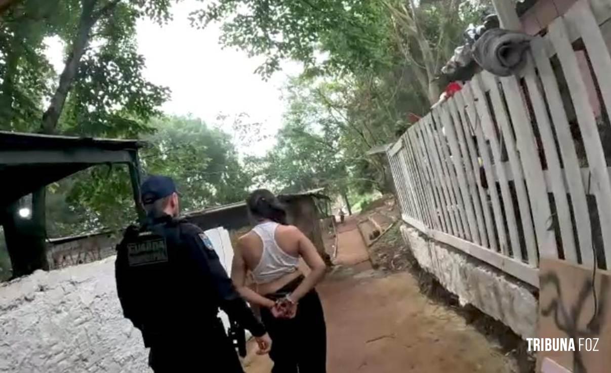 Guarda Municipal prende mulher considerada foragida da Justiça na Favela do Monsenhor