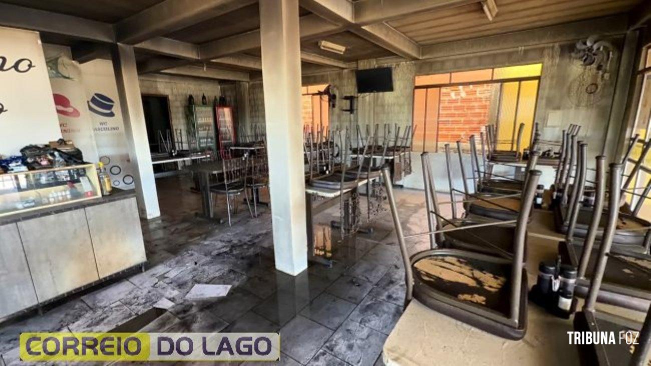 Incêndio durante a madrugada destrói restaurante tradicional de Santa Helena
