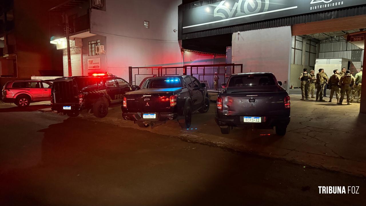 PF e PM apreendem 2.499 Kg de maconha em um depósito em Foz do Iguaçu