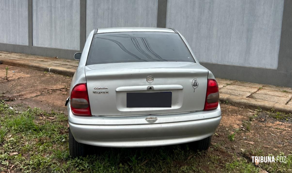 PM recupera veículo com alerta de furto/roubo no bairro Parque Presidente em Foz do Iguaçu