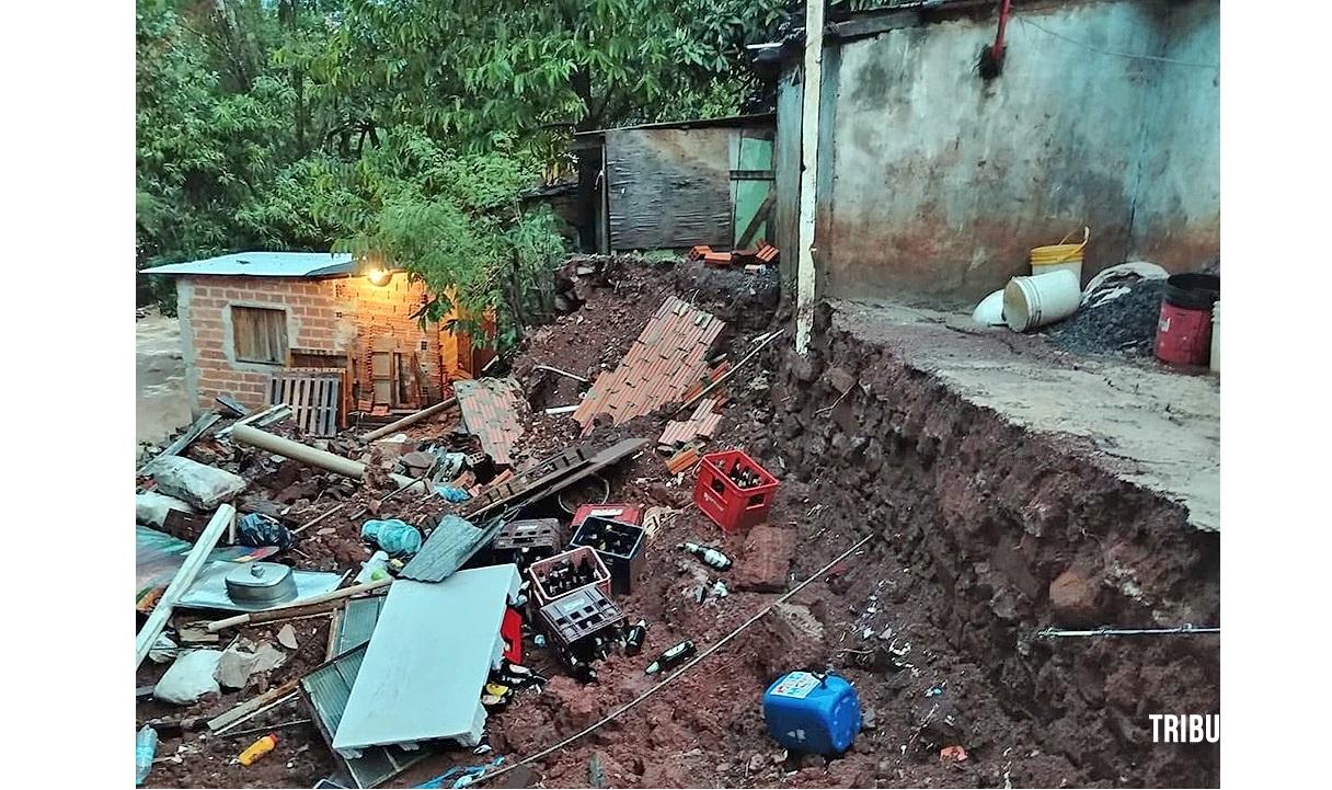 Uma mulher de 58 anos morre após sua casa desabar devido ao mau tempo em Ciudad Del Este
