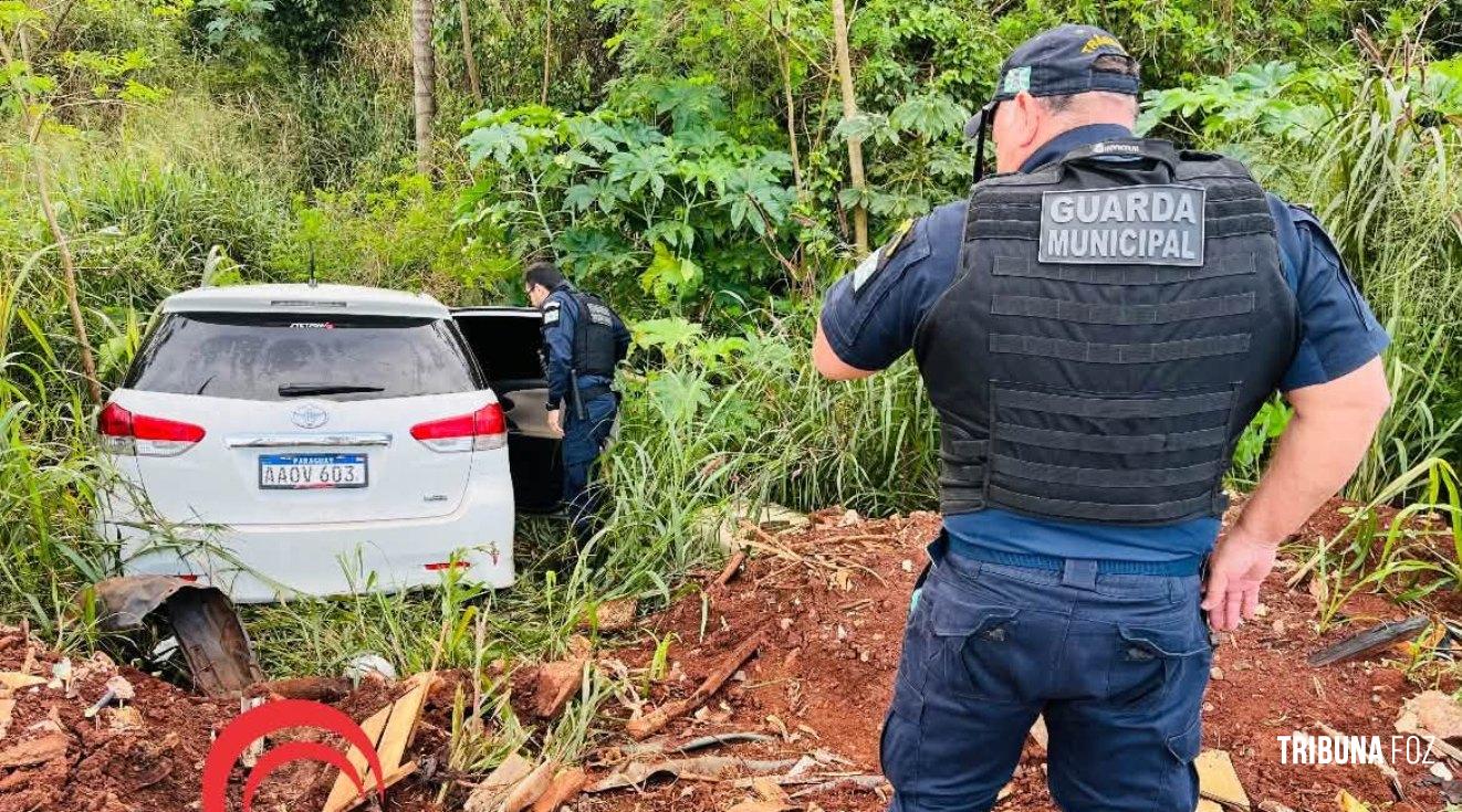Veículo roubado em assalto é localizado no bairro Três Lagoas em Foz do Iguaçu